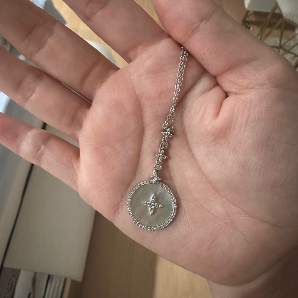 Elegant Silver Pendant Necklace